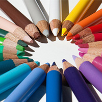 bilde av blyanter i forskjellige farger