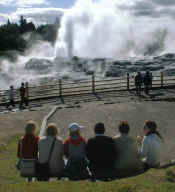 2fams geysir.jpg (90765 byte)