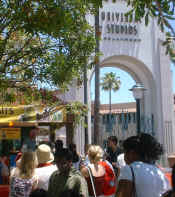 UniStudios inngang.jpg (149503 byte)